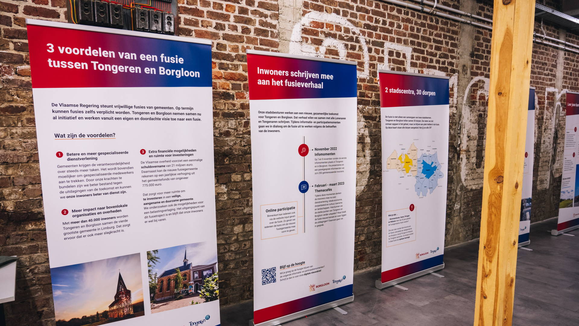 Participatiemoment van Stad Borgloon. Infopanelen naast elkaar om de informatie over het project te delen met bezoekers.